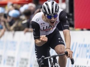 Juan Ayuso será el líder del UAE Emirates en la Vuelta Ciclista Internacional a Castilla y León